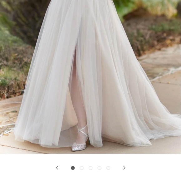 Ella Rosa wedding dress - Picture 3 of 9